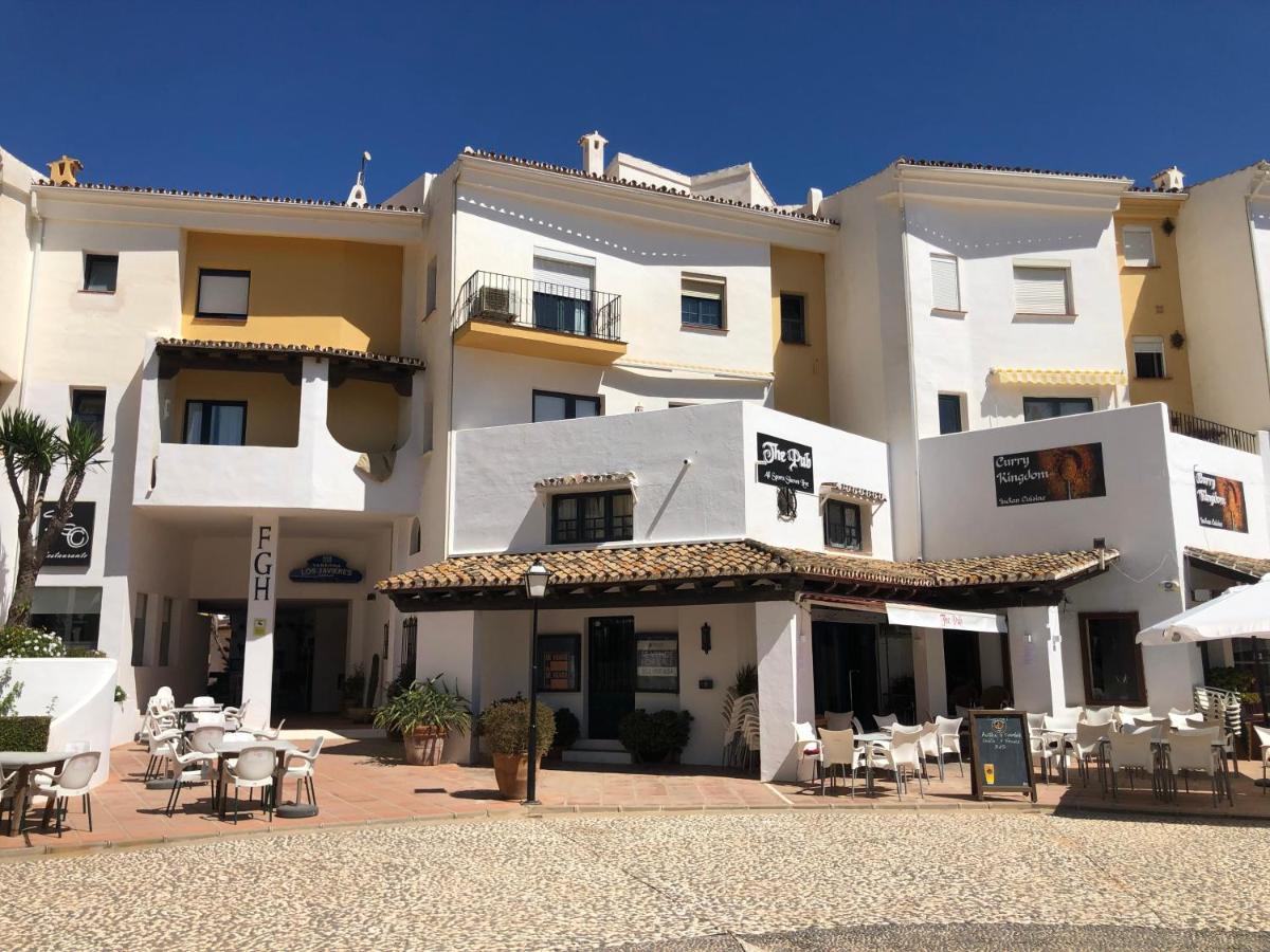 Charming 2 Bed Apartment Next To Cabopino Beach, Spain Марбелья Экстерьер фото